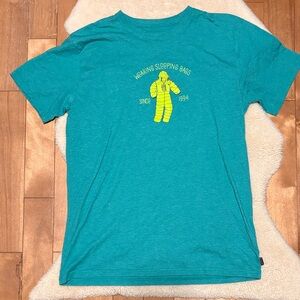 MOUNTAIN HARDWEAR 
Wearable Sleeping Bag Short Sleeve Tee - Men's